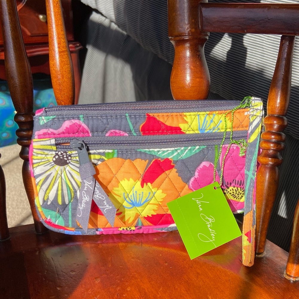 NWT Vera Bradley Wristlet-Jazzy Blooms